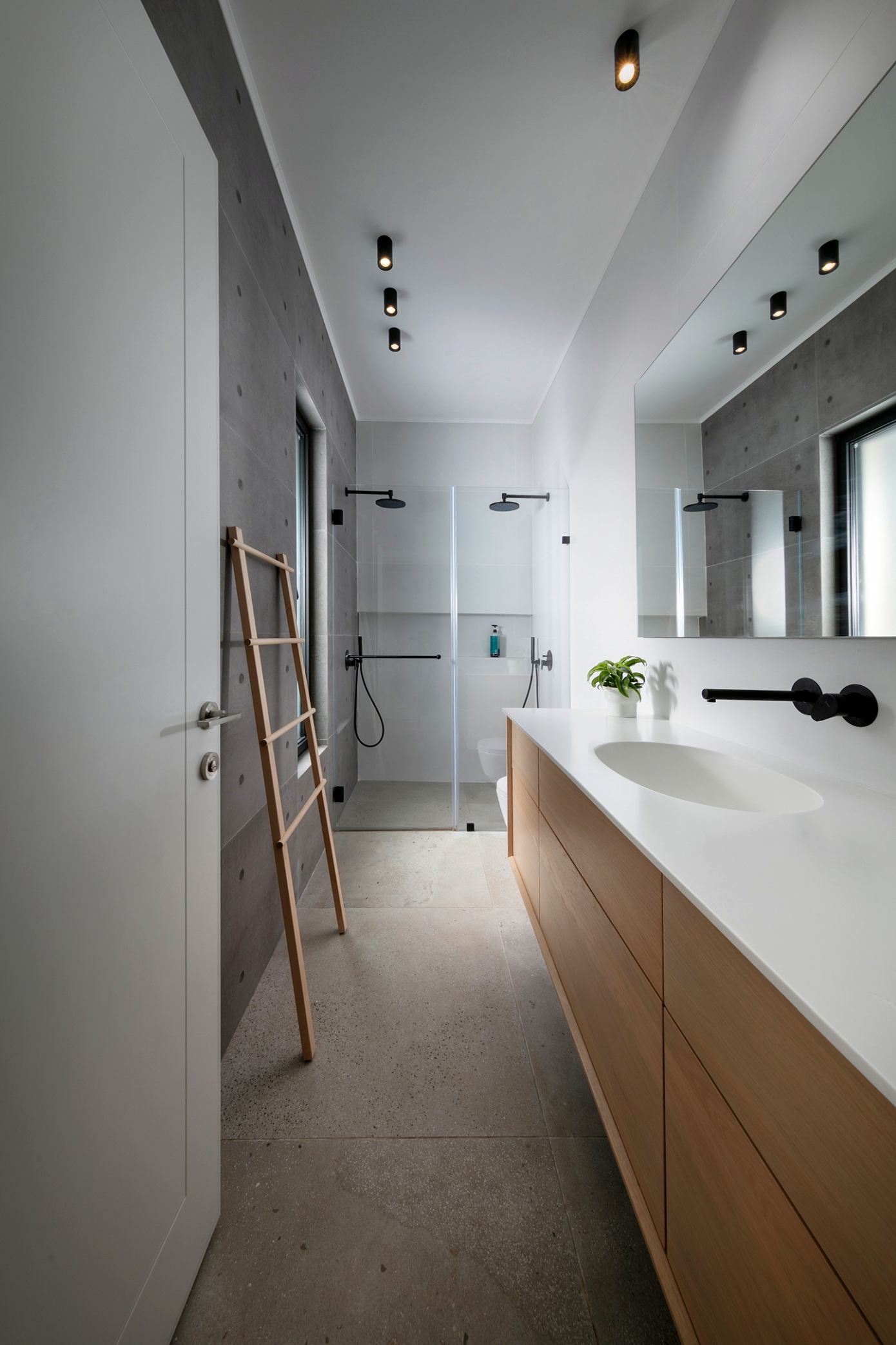 A Contemporary House Full of Charm in Givat Nili, Israel by Itzik Niv (14)