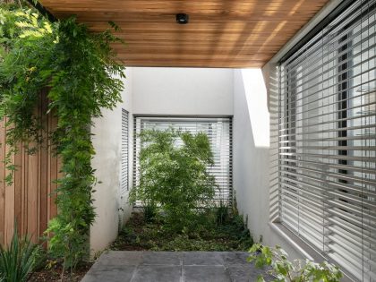 A Contemporary House Full of Charm in Givat Nili, Israel by Itzik Niv (17)