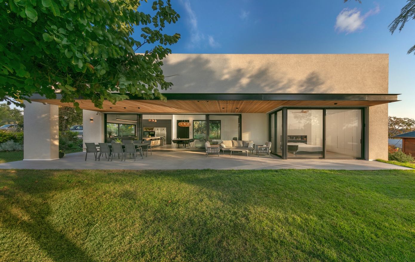 A Contemporary House Full of Charm in Givat Nili, Israel by Itzik Niv (20)