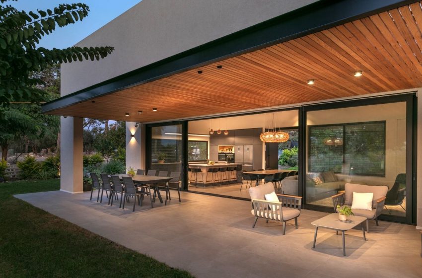 A Contemporary House Full of Charm in Givat Nili, Israel by Itzik Niv (21)