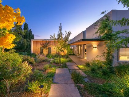 A Contemporary House Full of Charm in Givat Nili, Israel by Itzik Niv (23)