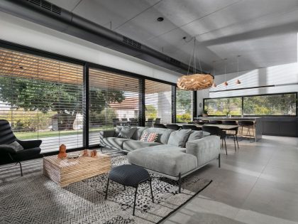 A Contemporary House Full of Charm in Givat Nili, Israel by Itzik Niv (4)