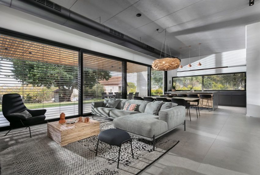 A Contemporary House Full of Charm in Givat Nili, Israel by Itzik Niv (4)