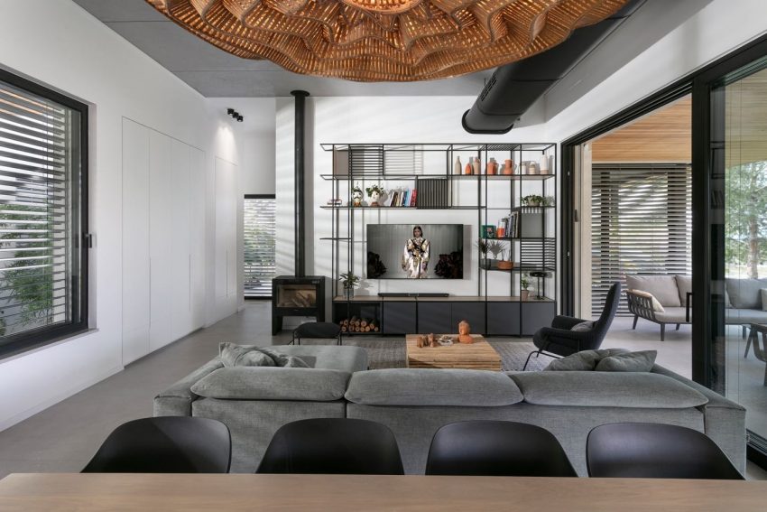 A Contemporary House Full of Charm in Givat Nili, Israel by Itzik Niv (6)
