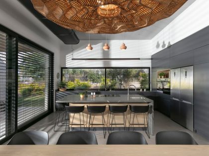 A Contemporary House Full of Charm in Givat Nili, Israel by Itzik Niv (7)