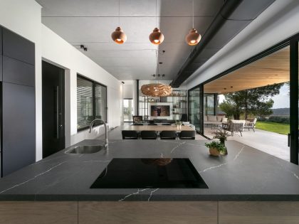 A Contemporary House Full of Charm in Givat Nili, Israel by Itzik Niv (9)