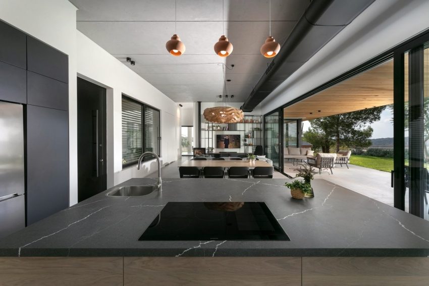 A Contemporary House Full of Charm in Givat Nili, Israel by Itzik Niv (9)