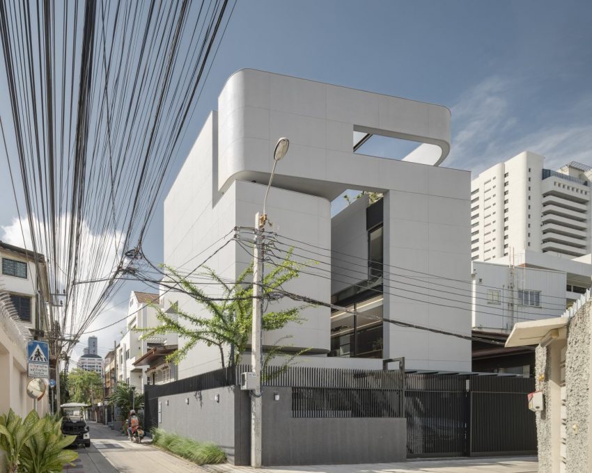 A Contemporary House Made of Wood, Concrete, Steel, Glass and Stone in Bangkok, Thailand by Kuanchanok Pakavaleetorn Architects (1)