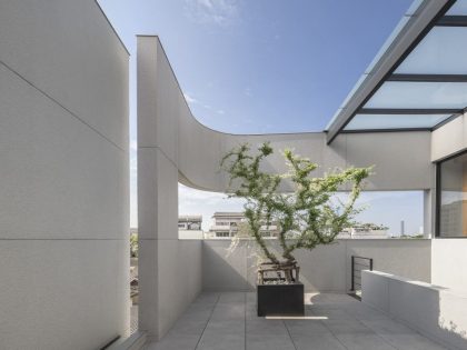 A Contemporary House Made of Wood, Concrete, Steel, Glass and Stone in Bangkok, Thailand by Kuanchanok Pakavaleetorn Architects (19)