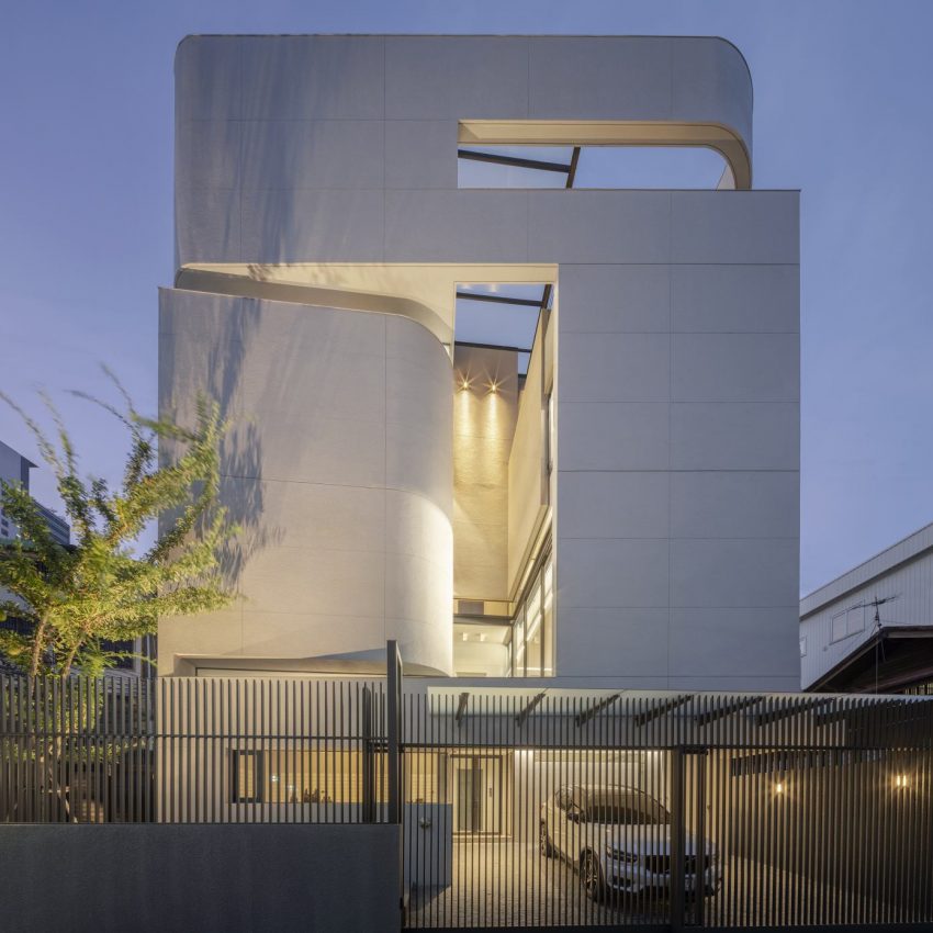 A Contemporary House Made of Wood, Concrete, Steel, Glass and Stone in Bangkok, Thailand by Kuanchanok Pakavaleetorn Architects (23)