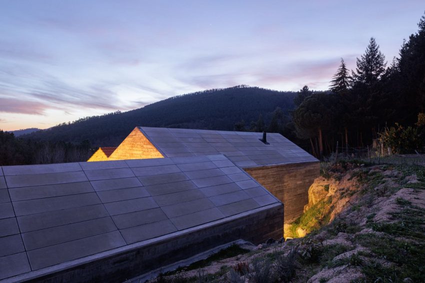 A Contemporary House Perched on a Bluff and Surrounded by Dense Pine Forests in Guarda, Portugal by Filipe Pina + David Bilo (27)