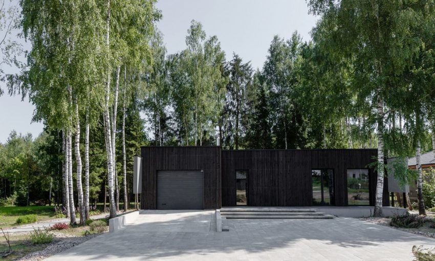 A House with Monochrome Interiors and an Unusual Facade in Minsk, Belarus by Zrobim Architects (25)