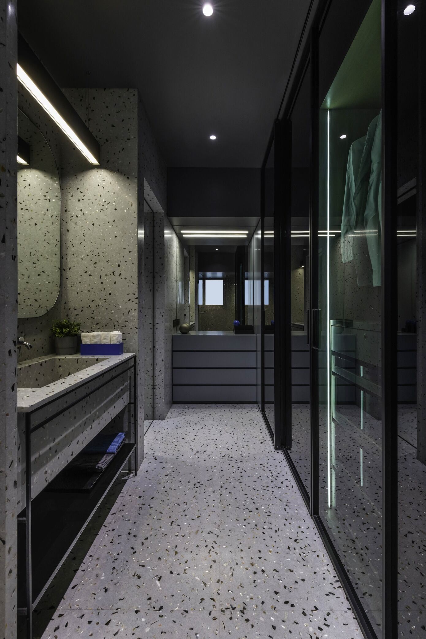 A Luxurious and Minimalist Nordic-Style Apartment for a Family of Five in Mumbai, India by Dig Architects (22)