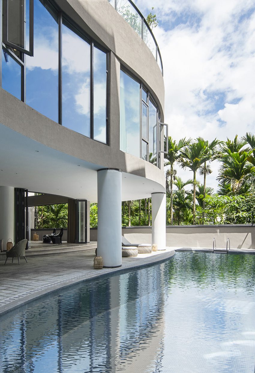 A Luxury Modern House Offers an Open View of a Meadow in Haikou, China by 31 Design (19)