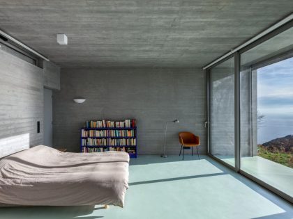 A Minimalist Summer House Made of Concrete in Kea Kithnos, Greece by En-route-architecture- (10)