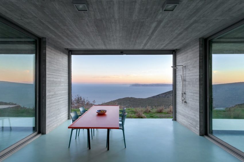 A Minimalist Summer House Made of Concrete in Kea Kithnos, Greece by En-route-architecture- (11)