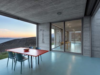 A Minimalist Summer House Made of Concrete in Kea Kithnos, Greece by En-route-architecture- (12)