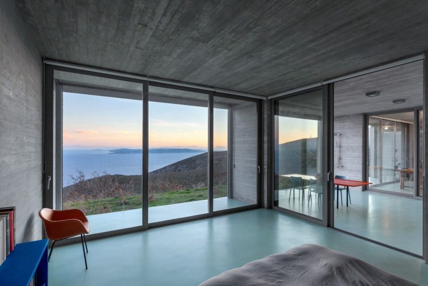 A Minimalist Summer House Made of Concrete in Kea Kithnos, Greece by En-route-architecture- (13)