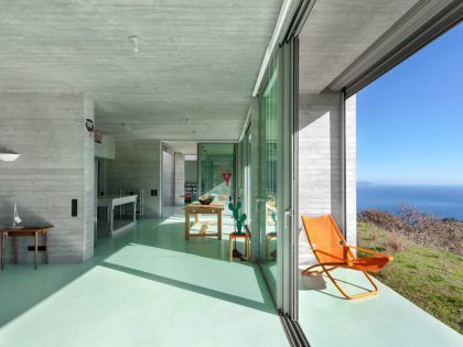 A Minimalist Summer House Made of Concrete in Kea Kithnos, Greece by En-route-architecture- (5)