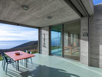 A Minimalist Summer House Made of Concrete in Kea Kithnos, Greece by En-route-architecture- (9)