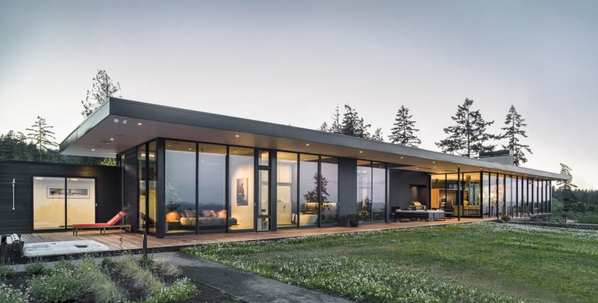 A Modern Home Offers Stunning Views of Five Different Mountain Ranges in Oregon, USA by Scott Edwards Architecture (13)