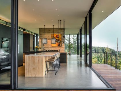 A Modern Home Offers Stunning Views of Five Different Mountain Ranges in Oregon, USA by Scott Edwards Architecture (3)