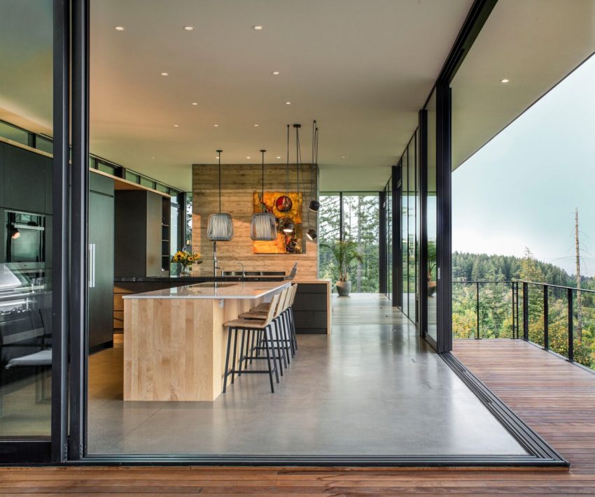 A Modern Home Offers Stunning Views of Five Different Mountain Ranges in Oregon, USA by Scott Edwards Architecture (3)