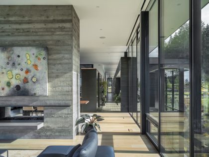 A Modern Home Offers Stunning Views of Five Different Mountain Ranges in Oregon, USA by Scott Edwards Architecture (5)