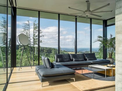 A Modern Home Offers Stunning Views of Five Different Mountain Ranges in Oregon, USA by Scott Edwards Architecture (7)