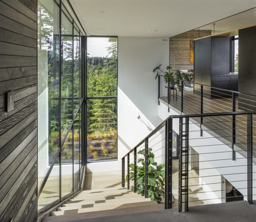 A Modern Home Offers Stunning Views of Five Different Mountain Ranges in Oregon, USA by Scott Edwards Architecture (9)