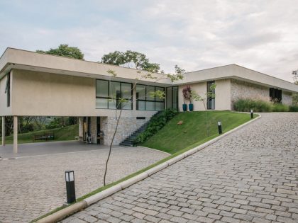 A Modern House Exudes Elegance with Stylish Contemporary Interiors in Betim, Brazil by Liga Arquitetura e Urbanismo (17)