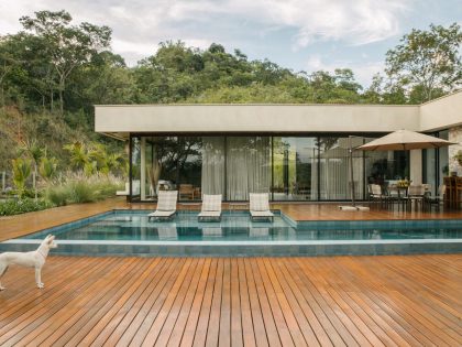 A Modern House Exudes Elegance with Stylish Contemporary Interiors in Betim, Brazil by Liga Arquitetura e Urbanismo (22)