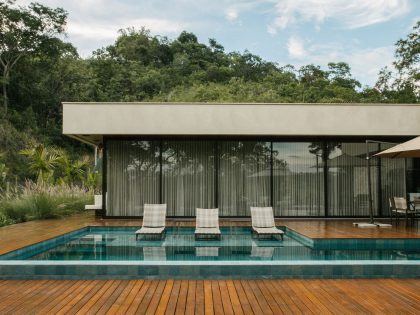 A Modern House Exudes Elegance with Stylish Contemporary Interiors in Betim, Brazil by Liga Arquitetura e Urbanismo (23)