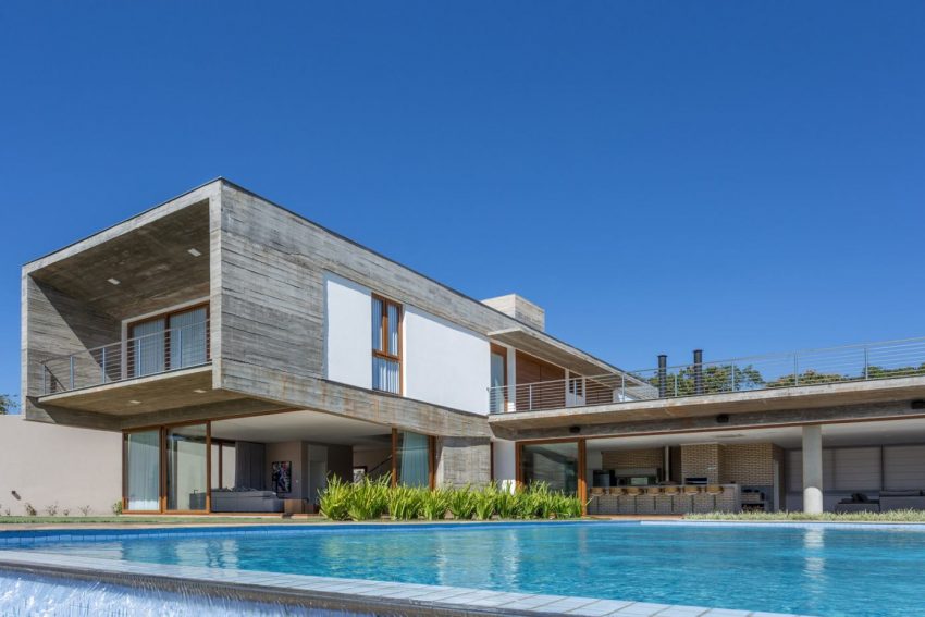 A Modern House with a Palette of Wood, Concrete, Stone and Steel in Maringá, Brazil by Grupo Pr (1)