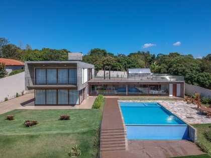 A Modern House with a Palette of Wood, Concrete, Stone and Steel in Maringá, Brazil by Grupo Pr (10)