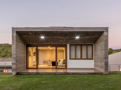 A Modern House with a Palette of Wood, Concrete, Stone and Steel in Maringá, Brazil by Grupo Pr (15)