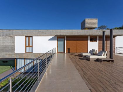 A Modern House with a Palette of Wood, Concrete, Stone and Steel in Maringá, Brazil by Grupo Pr (6)