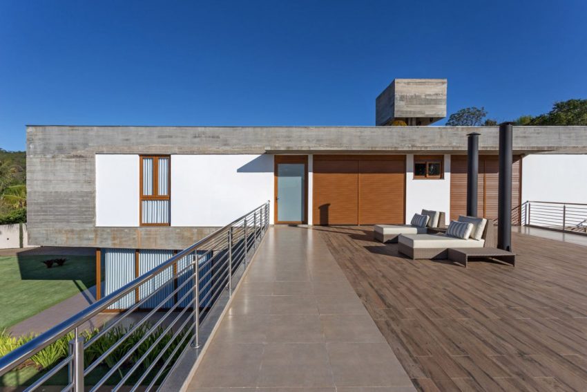 A Modern House with a Palette of Wood, Concrete, Stone and Steel in Maringá, Brazil by Grupo Pr (6)