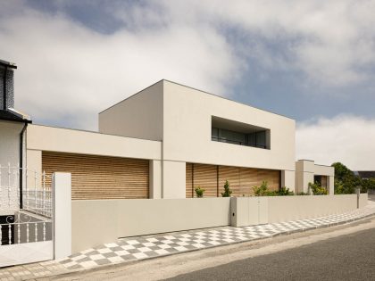 A Modern and Elegant Two-Story Home with Impressive Interiors in Ílhavo, Portugal by M2 Senos (19)