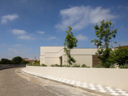 A Modern and Elegant Two-Story Home with Impressive Interiors in Ílhavo, Portugal by M2 Senos (22)