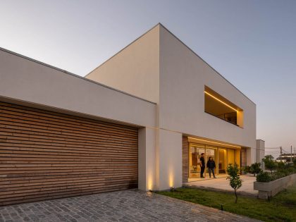 A Modern and Elegant Two-Story Home with Impressive Interiors in Ílhavo, Portugal by M2 Senos (24)