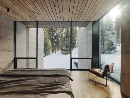 A Mountain Home Features Poured-in-Place Concrete with an Imposing Steel Tower in Truckee, California by Olson Kundig (13)