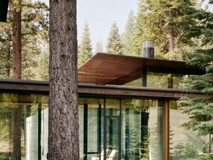 A Mountain Home Features Poured-in-Place Concrete with an Imposing Steel Tower in Truckee, California by Olson Kundig (22)