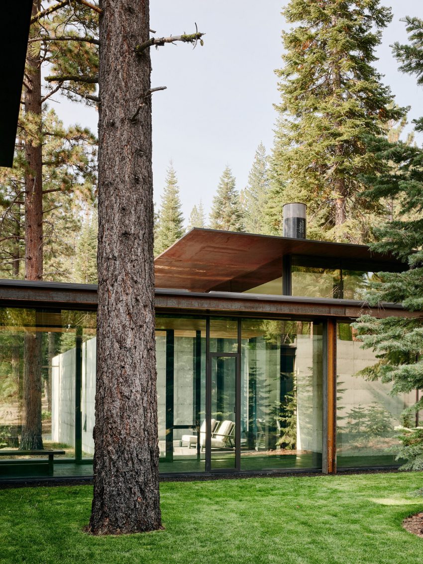 A Mountain Home Features Poured-in-Place Concrete with an Imposing Steel Tower in Truckee, California by Olson Kundig (22)