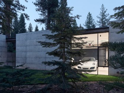 A Mountain Home Features Poured-in-Place Concrete with an Imposing Steel Tower in Truckee, California by Olson Kundig (25)