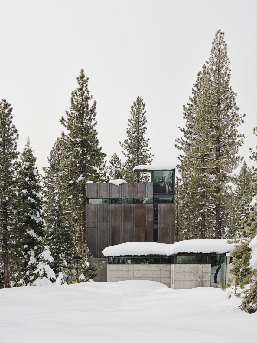 A Mountain Home Features Poured-in-Place Concrete with an Imposing Steel Tower in Truckee, California by Olson Kundig (26)