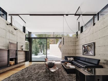A Mountain Home Features Poured-in-Place Concrete with an Imposing Steel Tower in Truckee, California by Olson Kundig (6)