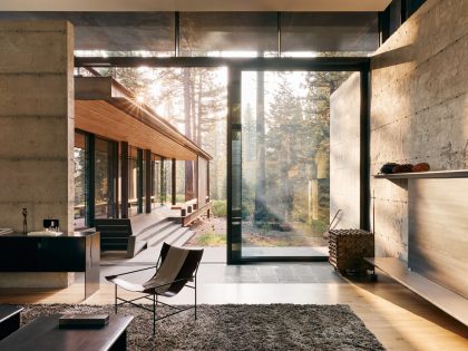 A Mountain Home Features Poured-in-Place Concrete with an Imposing Steel Tower in Truckee, California by Olson Kundig (7)