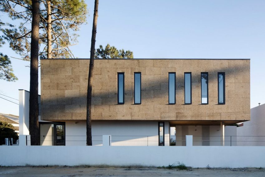 A Playful Contemporary Home in the Serene Woodlands of Aroeira, Portugal by Inês Brandão (1)