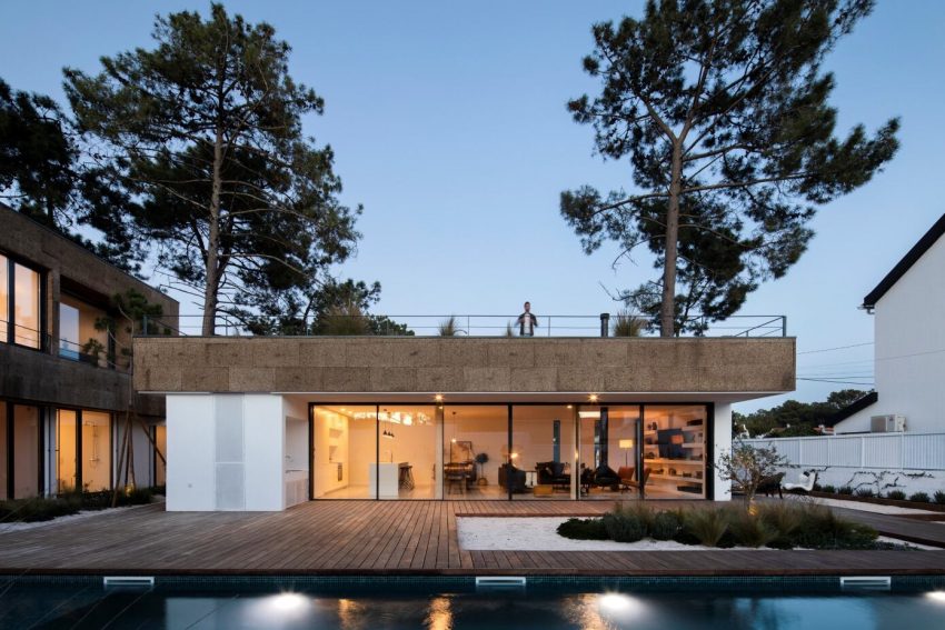 A Playful Contemporary Home in the Serene Woodlands of Aroeira, Portugal by Inês Brandão (15)